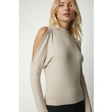 Happiness İstanbul Women's Beige Stand-Up Collar Open-Shoulder Knitwear Blouse Cene