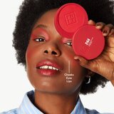 3INA The No-Rules Powder višenamjenska šminka za oči, usne i lice nijansa 244 - Classic red, shimmer 8 g | shoptok.hr
