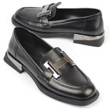 Capone Outfitters Capone Women's Chunky Toe Loafers with H Buckles Cene