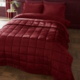 Catherine Lansfield Crveni prošiven prekrivač od samta 220x220 cm Kingsley – | shoptok.hr