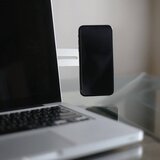 Techsuit zložljivo držalo za telefon za prenosnik / monitor - srebrno | Shoptok.si