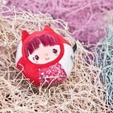 Lilliputiens – žogica Rdeča kapica | Shoptok.si