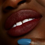 MAC Cosmetics Powder Kiss Liquid Lipcolour mat tekući ruž za usne nijansa Pretty Pleats! 5 ml | shoptok.hr