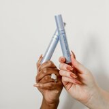 Lumene Nordic Makeup Blueberry njegujuća maskara za osjetljive oči nijansa Black 9 ml | shoptok.hr