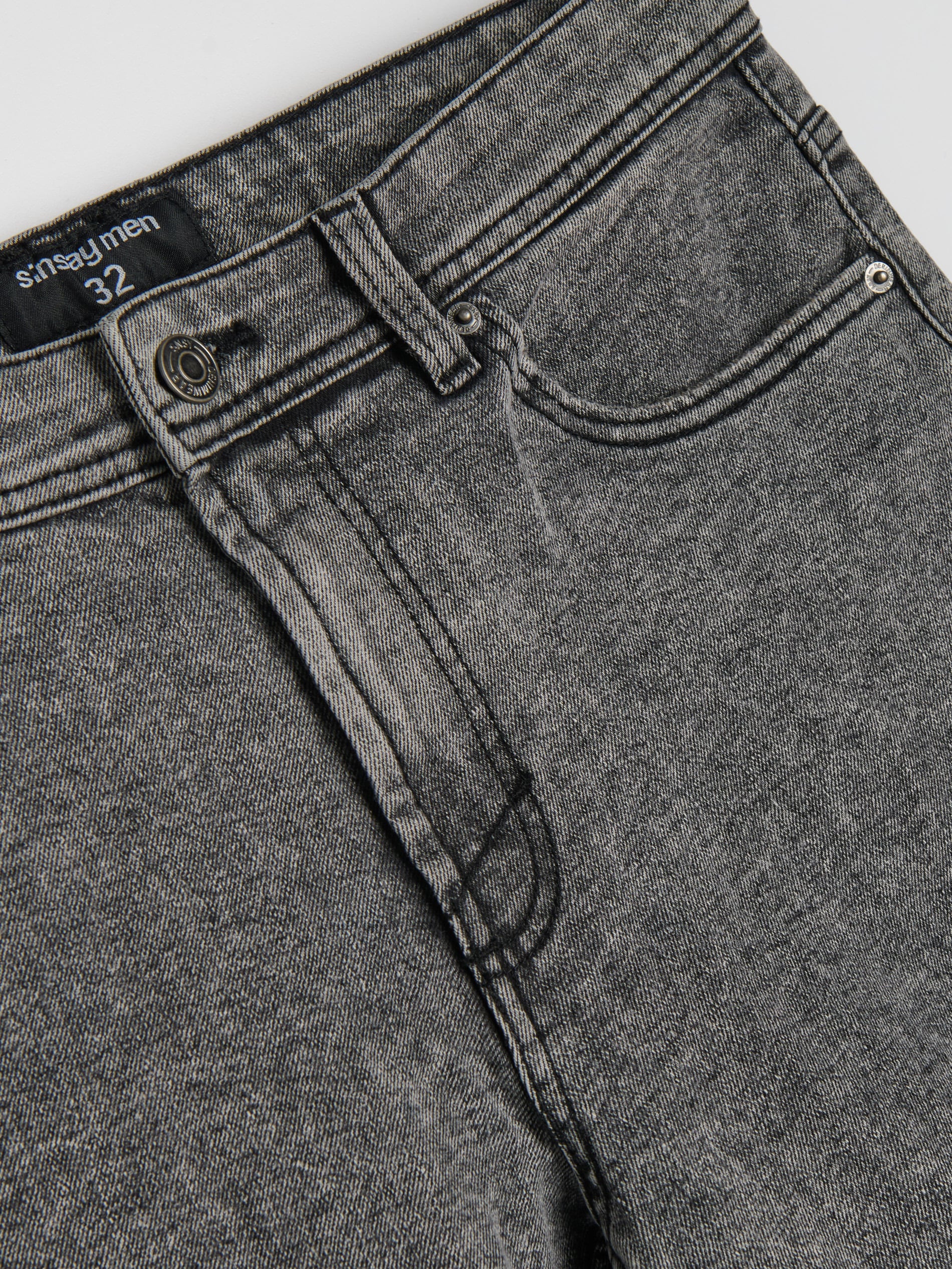 Sinsay Traper kratke hlače slim fit s džepovima | shoptok.hr