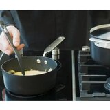 Fiskars lonec rotisser aluminij, nerjaveče jeklo | Shoptok.si