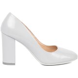 SEASTAR GREY PATENT LEATHER PUMPS Cene