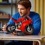 Lego Technic: Ducati Panigale V4 S Motor | Shoptok.si
