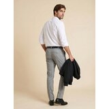 Sinsay Slim-fit chino hlače u kockicu s udjelom viskoze | shoptok.hr