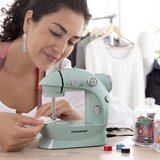 InnovaGoods Mini prijenosni šivaći stroj s LED svjetlom, rezačem niti i priborom Sewny | shoptok.hr