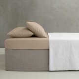 Catherine Lansfield Svjetlo smeđa plahta s gumom od perkala 135x190 cm Easy Iron Percale – | shoptok.hr