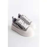 Capone Outfitters Sneakers