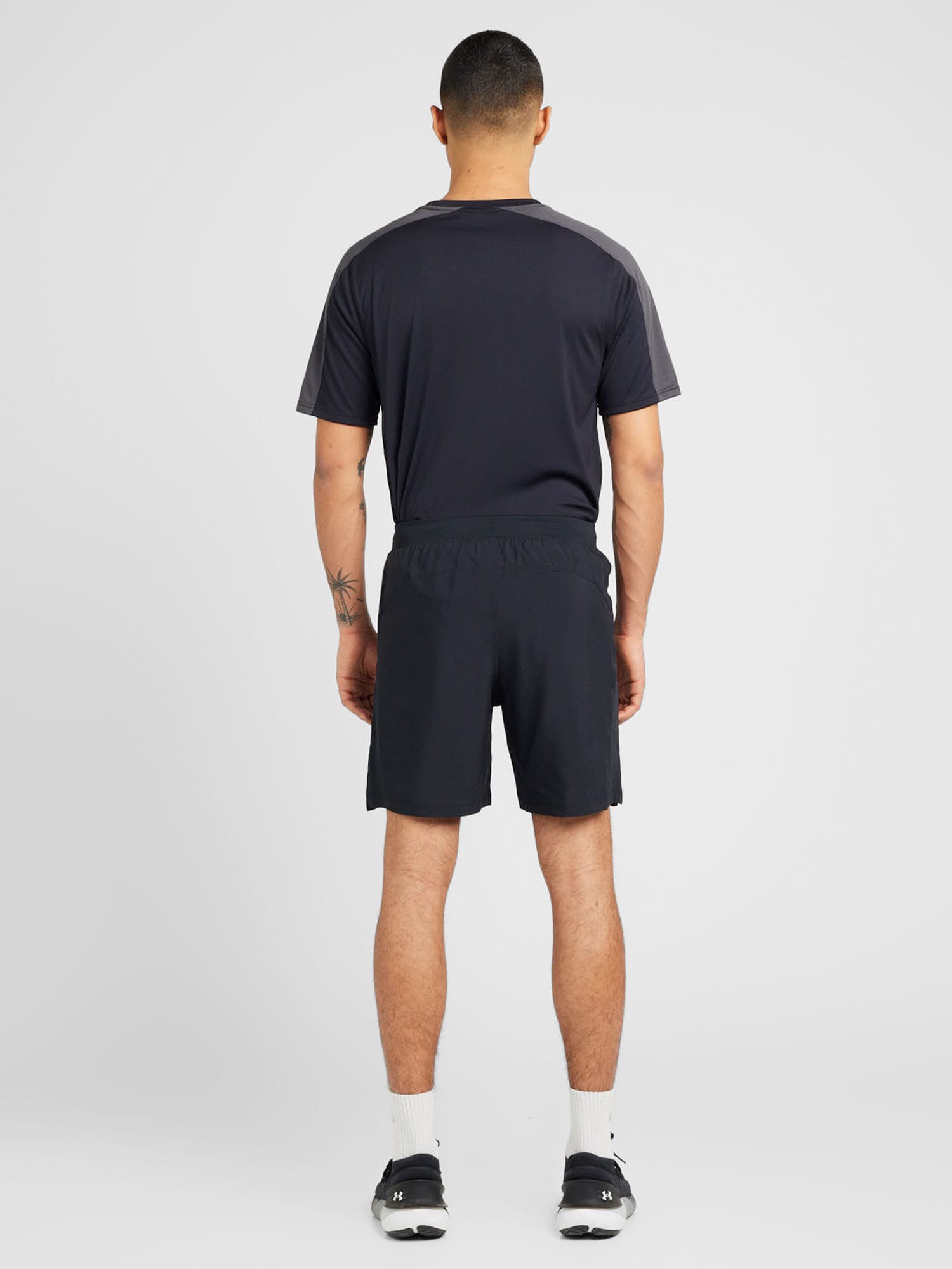 Under Armour Športne hlače 'Launch 7' siva / črna | Shoptok.si