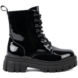 Shelvt Black patent workers on a massive sole | Eponuda.ba