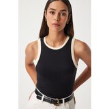 Happiness İstanbul Women's Black Cream Sleeveless Contrast Color Blouse cene