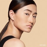 Bobbi Brown Sheer Finish Pressed Powder Relaunch nežni kompaktni puder odtenek Soft Sand 9 g | Shoptok.si