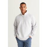AC&Co / Altınyıldız Classics Men's Light Gray Loose Fit Stand-Up Bato Collar Inner Fleece 3 Thread Patterned Sweatshirt Cene