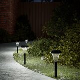 vidaXL Solarne svetilke s konicami 12 kosov bele | Shoptok.si