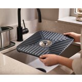 Joseph Joseph Protizdrsna podloga za korito 30x30 cm SinkShield – | Shoptok.si