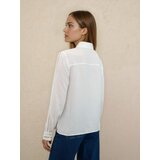 Sinsay Viskoza regular fit košulja s ažurnim umetcima | shoptok.hr