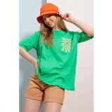 Trend Alaçatı Stili Women's Green Crew Neck Front And Back Flocked Printed 100% Cotton Oversize T-Shirt Cene