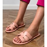 D/CEO Pink flip-flops decorated with Ragos cutouts | ePonuda.com
