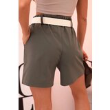 Kesi Włoski Women's high-waisted shorts with a belt khaki | shoptok.hr