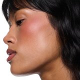 MAC Cosmetics Skinfinish Colourstruck rumenilo nijansa Cheeky Chili 4.5 g | shoptok.hr