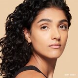 Bobbi Brown Sheer Finish Pressed Powder Relaunch nježni kompaktni puder nijansa Soft Honey 9 g | shoptok.hr