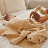 BabyOno Pletena odejica iz merino volne 75x100 cm, temno bež | Shoptok.si