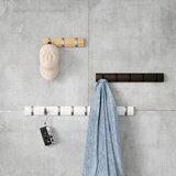 Umbra Mat bel stenski obešalnik iz masivnega bora 81 cm Flip – | Shoptok.si