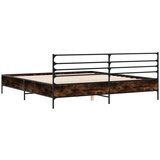  Posteljni okvir dimljeni hrast 200x200 cm inž. les in kovina, (21166002) | Shoptok.si