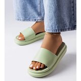 D/CEO White slides Ypsy | Shoptok.si