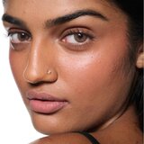 MAC Cosmetics Powder Kiss Lip + Cheek Mousse multifunkcionalna šminka za usne i lice nijansa Date-Maker 5 ml | shoptok.hr
