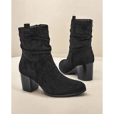 Resti Women's boots on a post Omiese | ePonuda.com