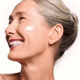 Shiseido Vital Perfection Concentrated Supreme Cream učvršćujuća krema za smanjenje bora 50 ml | shoptok.hr