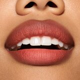 MAC Cosmetics Powder Kiss Hazy Matte matirajući ruž za usne nijansa Devoted To Chili 3.5 g | shoptok.hr