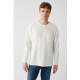 Avva Men's White Oversize No Iron Jacquard Long Sleeved Pocket T-shirt cene