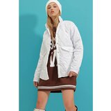 Trend Alaçatı Stili Women's White Baby Collar Lined Pocket Quilted Coat Cene