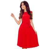 Numoco Pleated dress with binding cene