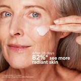 Clarins nutri-Lumière Revitalizing Day Cream okrepljujuća dnevna krema 50 ml za žene | shoptok.hr