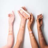 Essence Love That Glow & Bronze Palette paletka osvetljevalcev in bronzerjev 16 g Cene