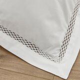 Catherine Lansfield Bela enojna posteljnina 135x200 cm Classic Lattice Lace – | Shoptok.si