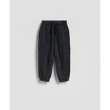 Reserved Jogger hlače isprana izgleda - crno | shoptok.hr