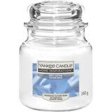 Yankee Candle Home Inspiration sveča v kozarcu Soft Cotton - Medium | Shoptok.si