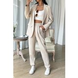 Fenzy Eleganten Enobarvni Hlačni Kostim Z Naborki, Bež | Shoptok.si