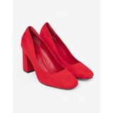 SEASTAR Classic red pumps with a rounded toe | ePonuda.com