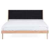 Gazzda postelja iz masivnega lesa s črnim vzglavjem Fawn, 140 x 200 cm | Shoptok.si