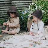 FRIGG® tolažilna duda daisy natural rubber biscuit & cream | Shoptok.si