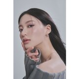 rom&nd Glasting Melting Balm balzam za ustnice ki dodaja hidracijo in sijaj odtenek 04 Hippie Berry 3.5 g | Shoptok.si